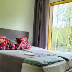 Коттедж (Коттедж с видом на озеро) Brusnika Village